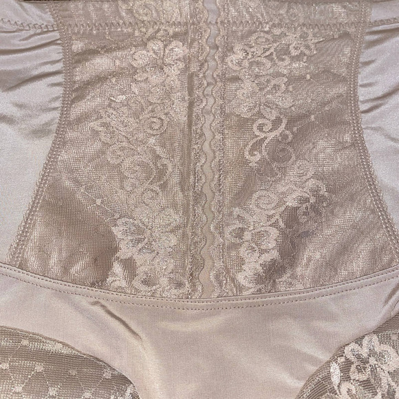 Miraclesuit Intimates & Sleepwear New Medium High Rise Tummy